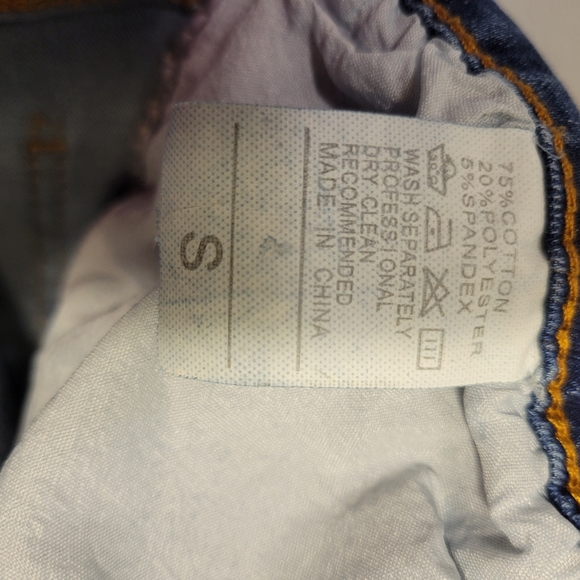 Cute Blue Jeans with Logo Patchwa - Picture 9 of 9